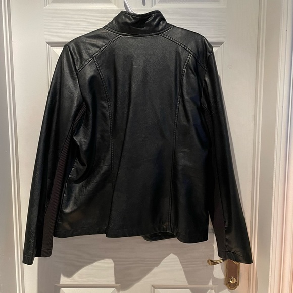 BNWOT women’s faux leather jacket - Picture 4 of 4